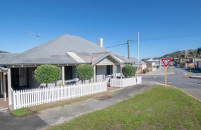 Windsor Cottage - CBD central location Albany